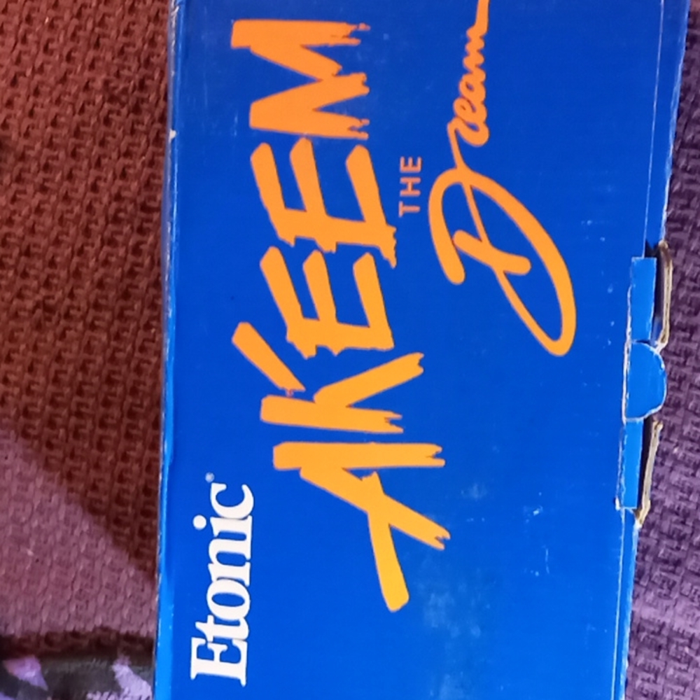 Etonic Hakeem Olajuwon "The Dream"